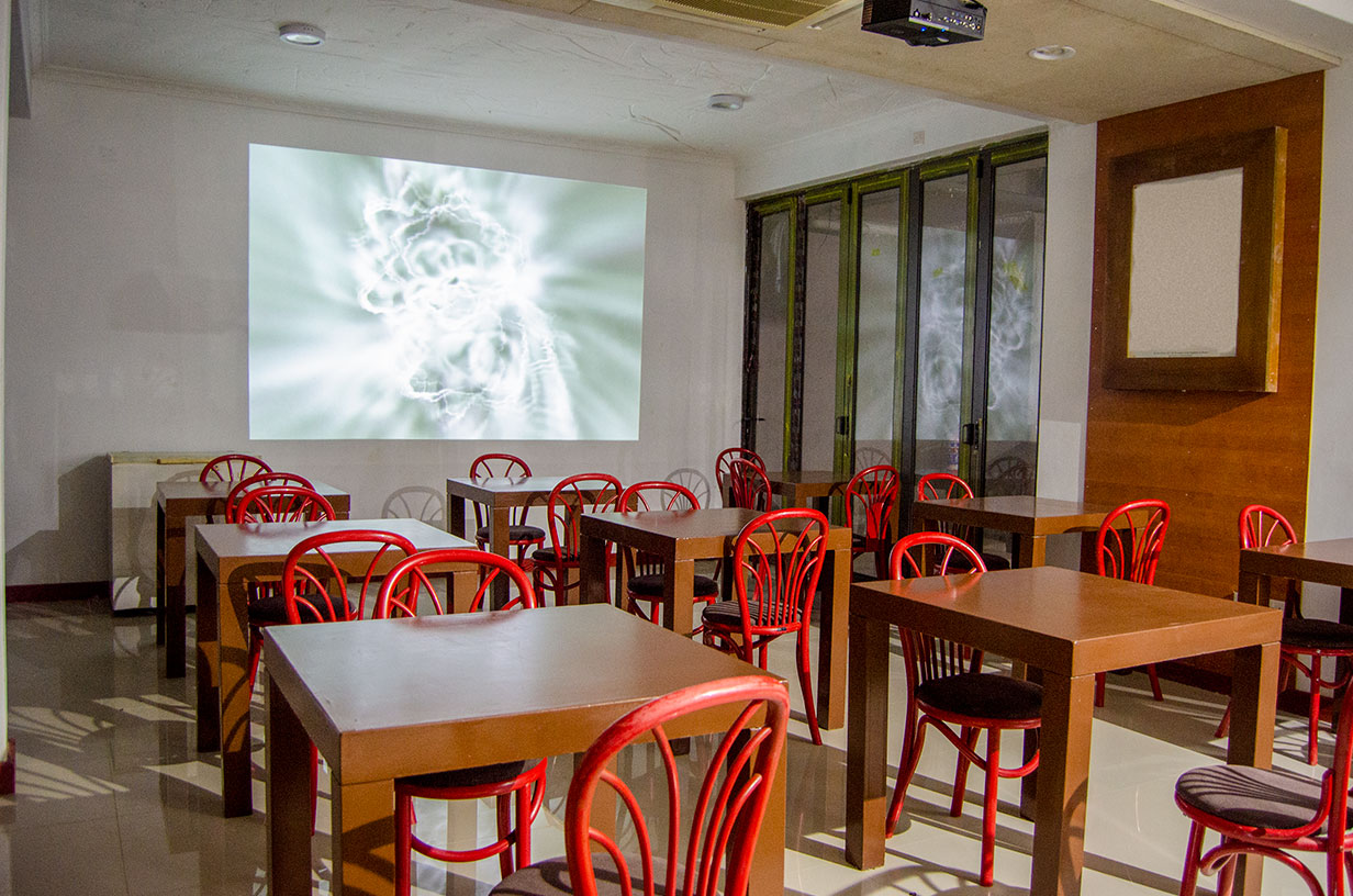 ZA-Linger Restaurant